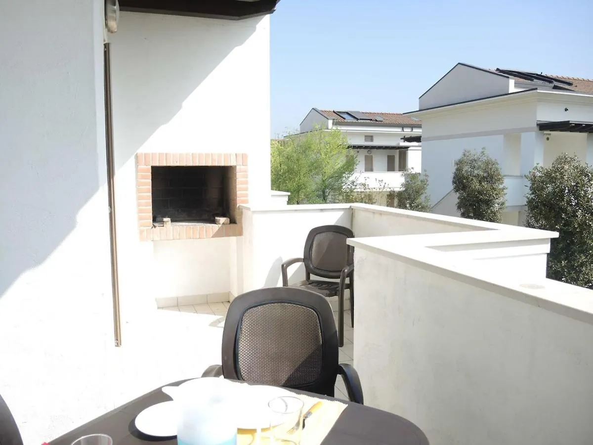 Nice Apartment For 8 Guests In A Quiet Area بيبيوني